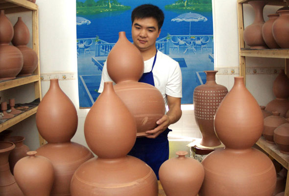 Graduate studies new pottery techniques