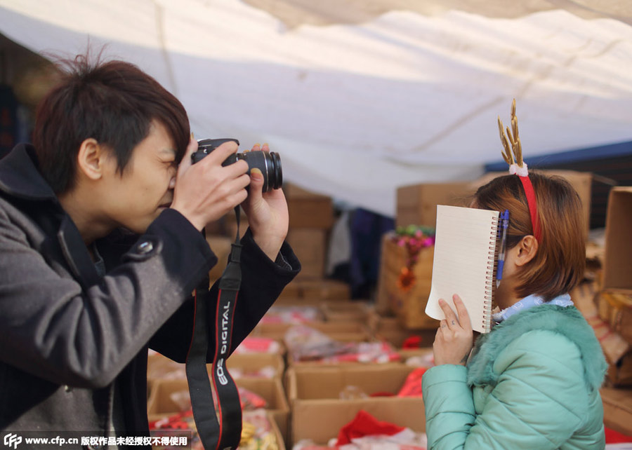 Peek inside China's 'X'mas village' in Yiwu