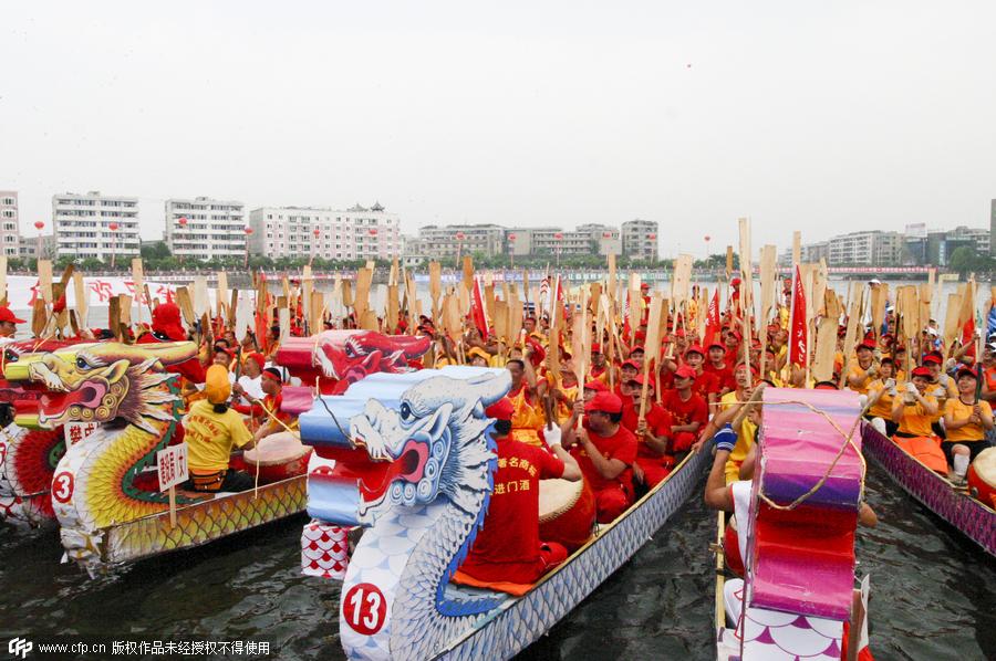 Last traditional dragon boat maker in Chengdu