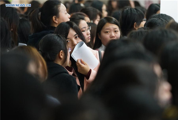 Job fair held particularlly for female college students in E China