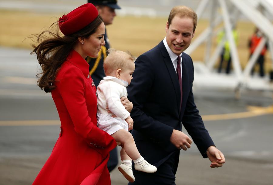 Royal couple start New Zealand tour