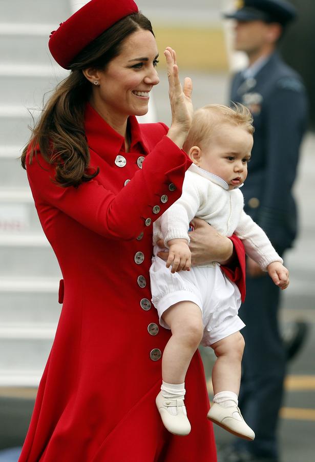 Royal couple start New Zealand tour