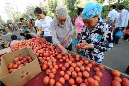 Bazaar brisks as Urumqi backs to normal