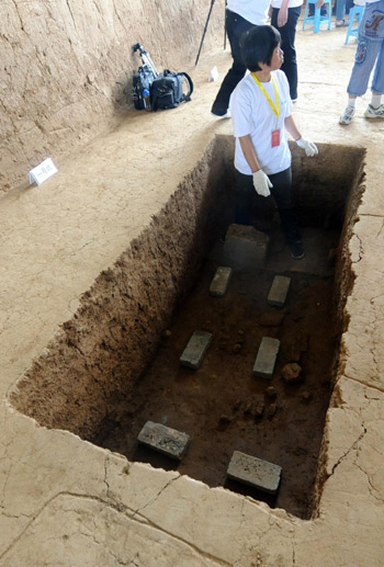 Ancient tomb unveiled to mark cultural heritage day