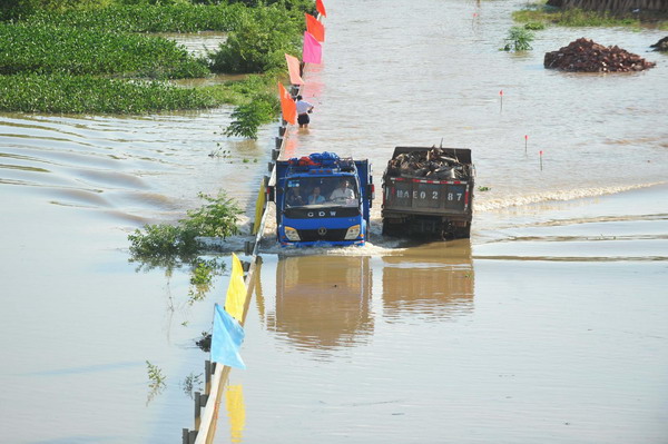 Typhoon Kai-Tak kills 3 in S China