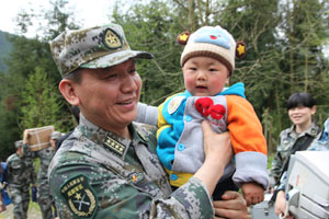 Shandong students dive into earthquake safety