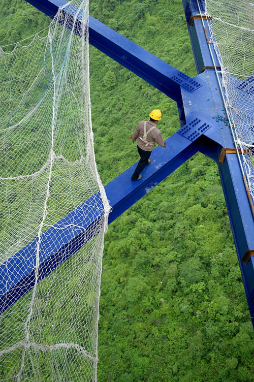 Bridge construction to close a gap in C China