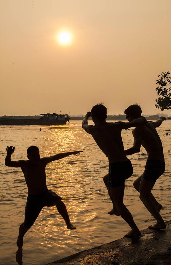 Fun diving in Guangdong