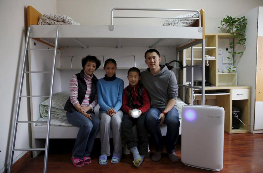 Life of a family amid Beijing's red alert smog