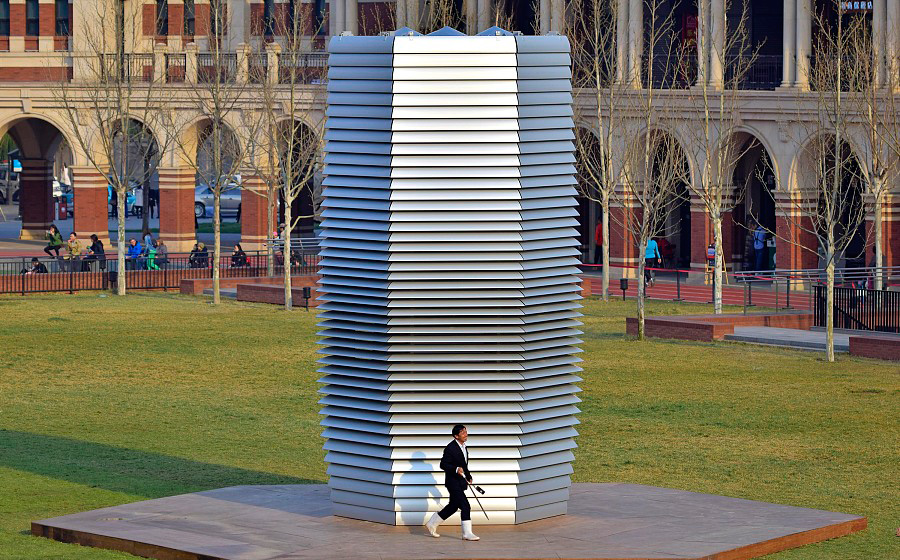 'Smog Free Tower' being installed in Tianjin