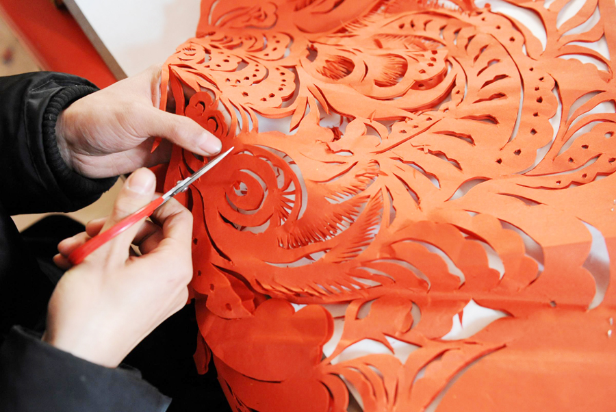 Paper cutting artist follows his dream