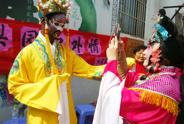 Intl students celebrate World Theatre Day