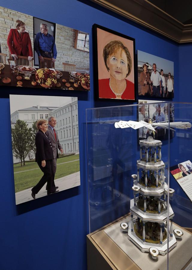 World leader portraits by Bush on display