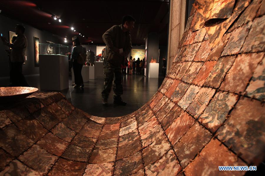 Exhibition of Chinese contemporary arts and crafts held in Beijing