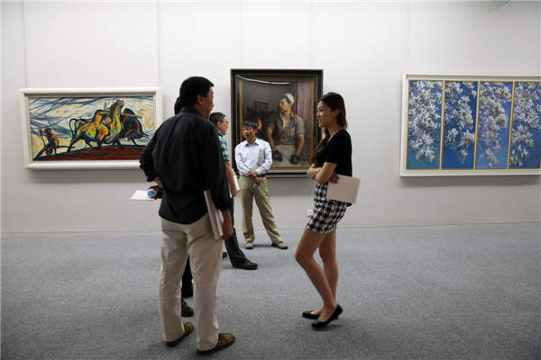 Chinese oil paintings on display in Beijing