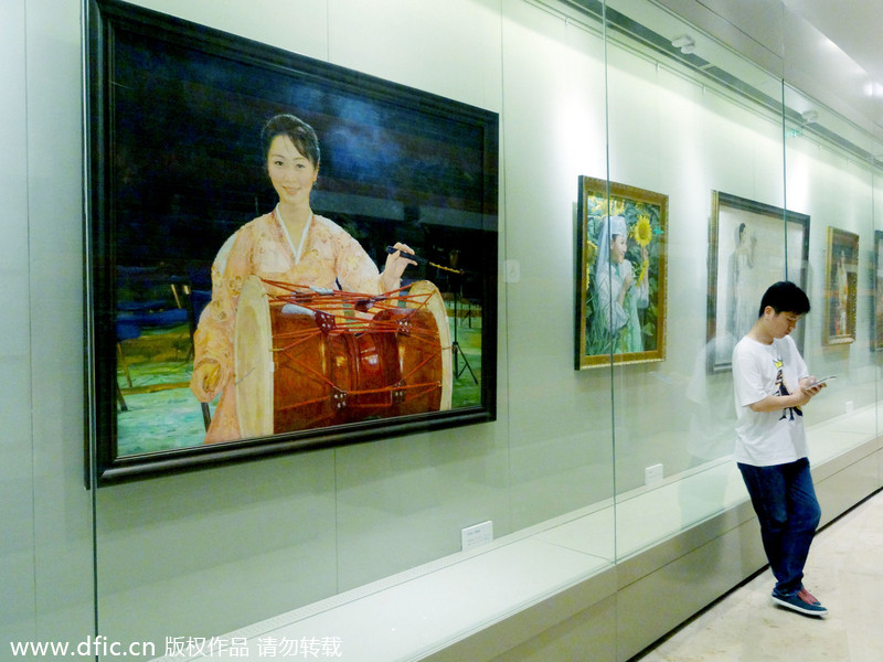 Art exhibit on DPRK modern women