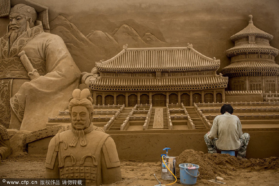 Sand sculptures replicate world heritage items