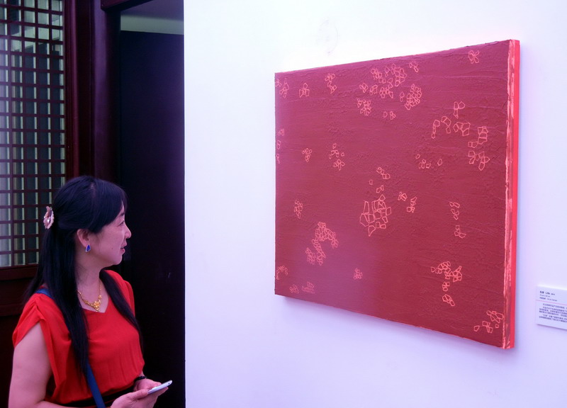 Abstract paintings by Swedish artist displayed in Suzhou