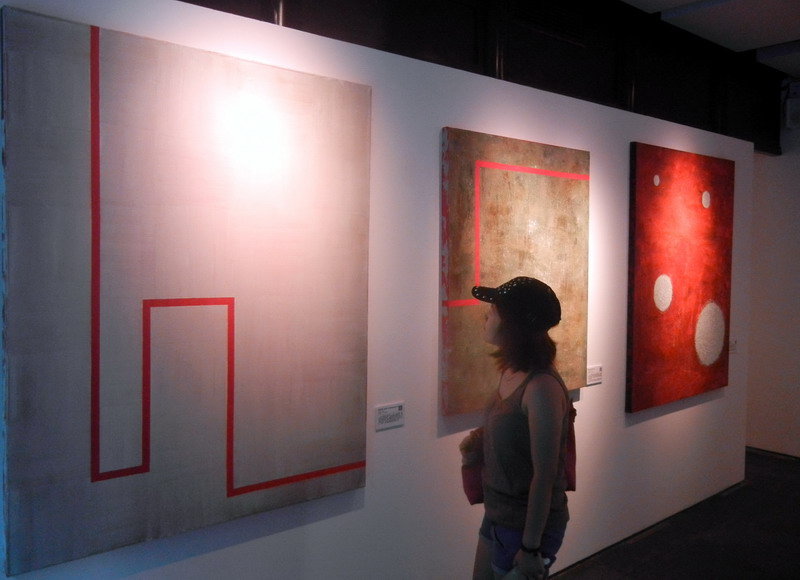 Abstract paintings by Swedish artist displayed in Suzhou