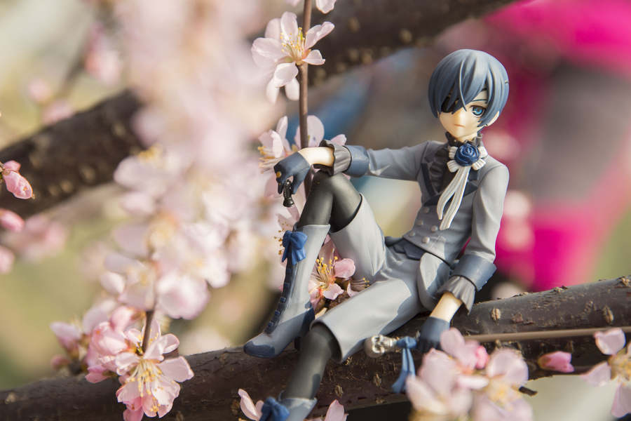 When anime figurines meet cherry blossoms