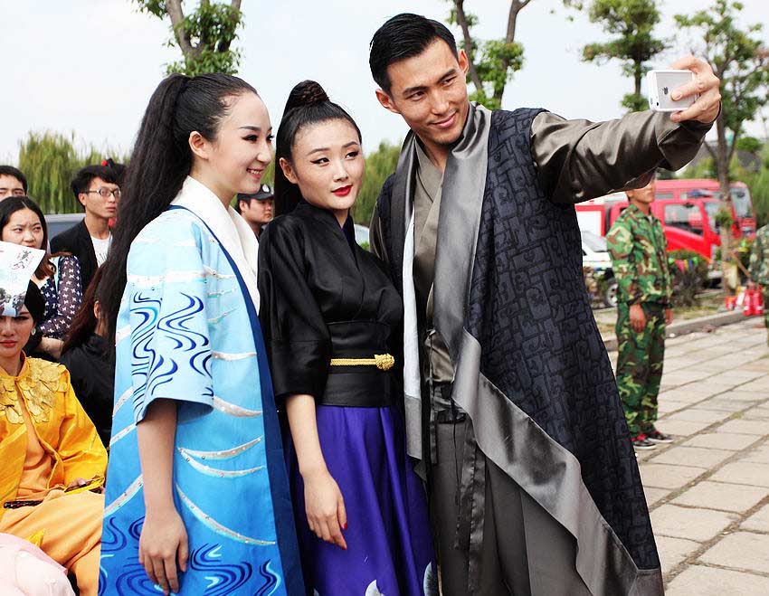 2013 Chinese Han Clothing Cultural Week in Xitang