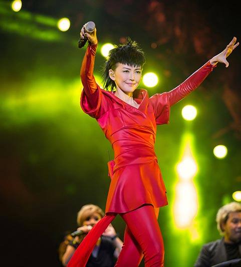 Stefanie Sun holds last concert of 2014 Asian tour