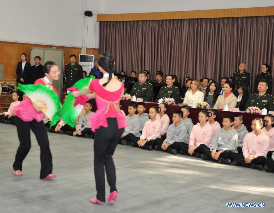 Xi's wife takes Mexican first lady to PLA Academy of Arts