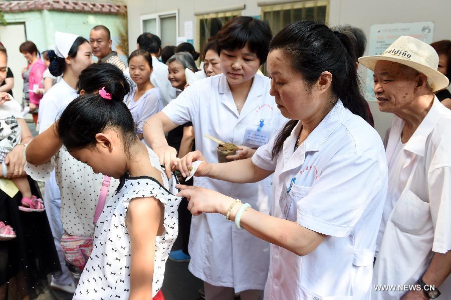 Sanfu Paste: Traditional Chinese medicine treatment in summer