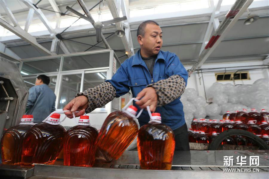 Baipu yellow rice wine flows in Nantong