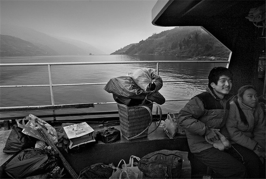 Photographer captures life along the Yangtze River in post-Three Gorges era