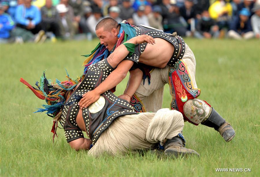 Local herdsmen celebrate traditional festival in Inner Mongolia