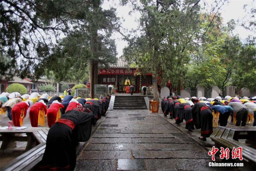 Ceremony marks birth anniversary of Confucius in Henan