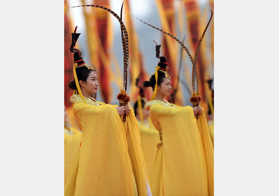 Memorial ceremony to worship 'Yellow Emperor' held in Shaanxi