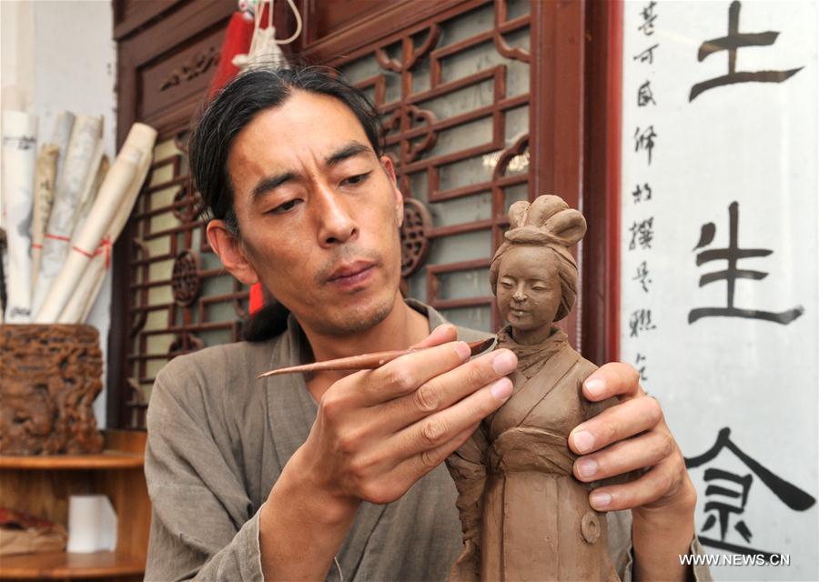 Sanchizhai clay sculpture in N. China