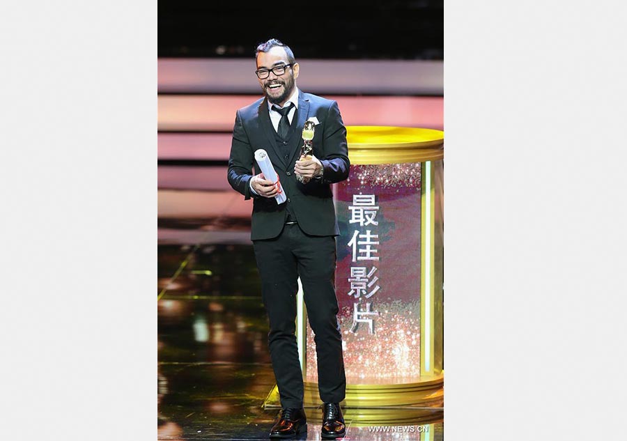 Stars dazzle at awarding ceremony of Shanghai Int'l Film Festival