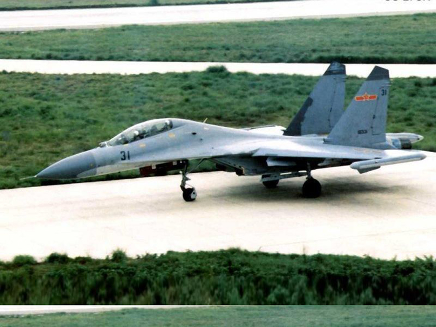 高清組圖：中國空軍蘇-27UBK型戰(zhàn)斗教練機(jī)