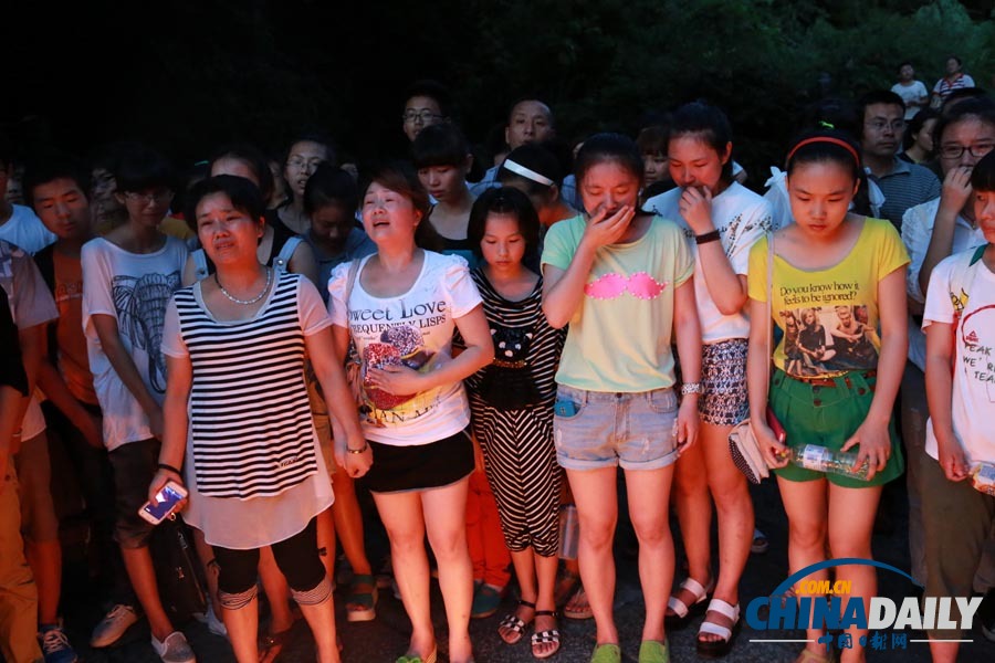 浙江江山市民為韓亞空難遇難中國女生默哀祈福