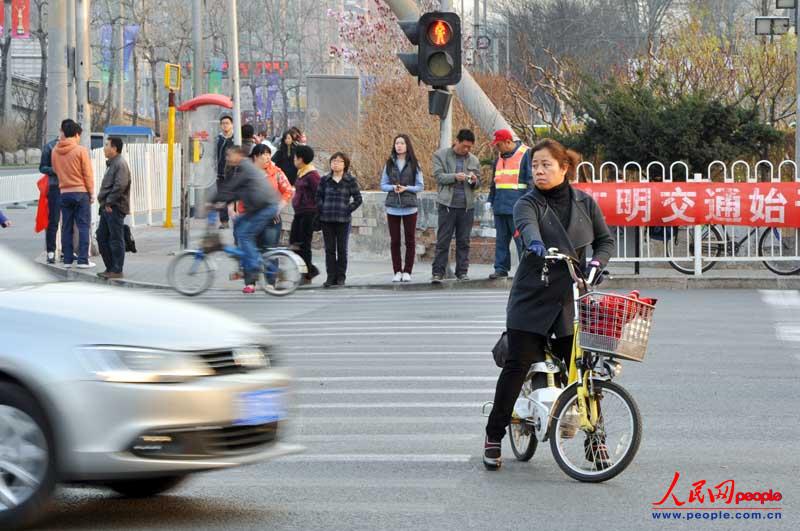 五花八門的中國式過馬路（組圖）