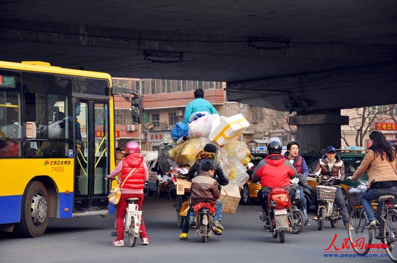 五花八門的中國式過馬路（組圖）