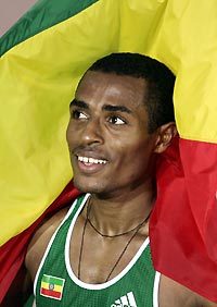 Kenenisa Bekele of Ethiopia reacts after winning the men's 10,000 metres finals at the world athletics championships in Helsinki August 8, 2005. 