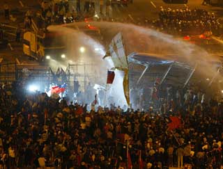 300,000 people protest Taiwan election