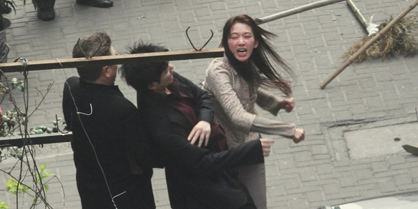 'Angry' Lin Chi-Ling on set