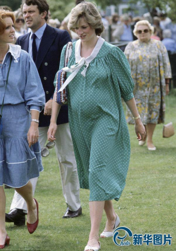 Graceful royal moms in UK