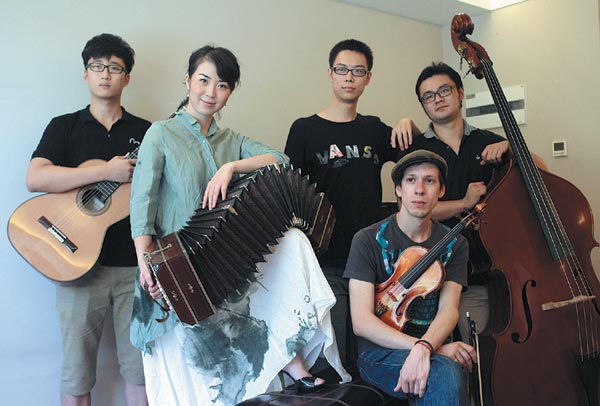 Chinese musicians savor taste of tango