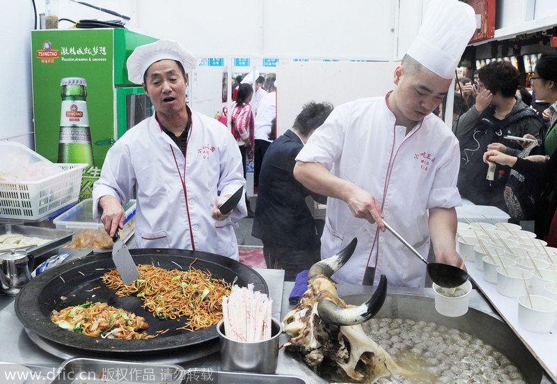 The Yuyuan China Day Festival starts in Shanghai