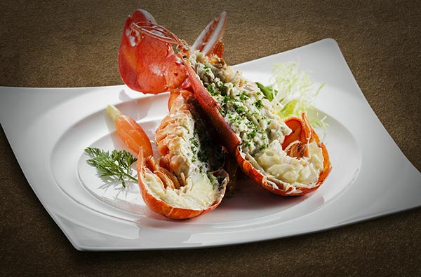 Macao revels in the seasonal bounty of lobster