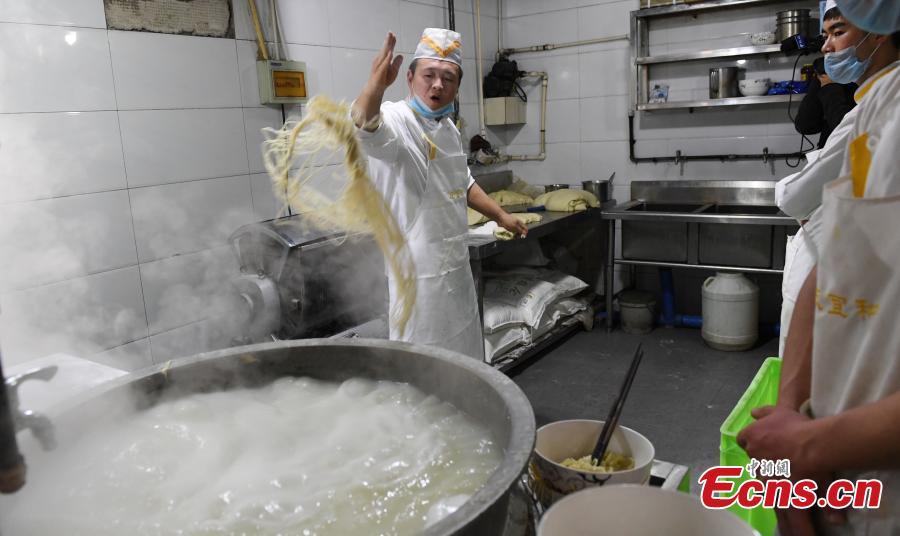 Fancy noodles in 6 seconds? Here's your guy