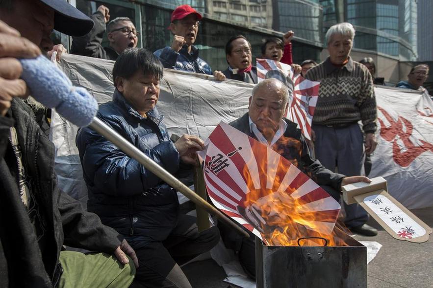 香港民眾抗議安倍參拜靖國神社