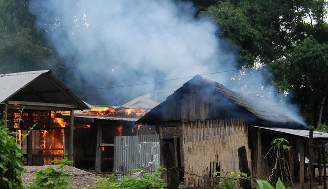 印度種族沖突致近80人死、40萬人成難民 移民問題或是主因