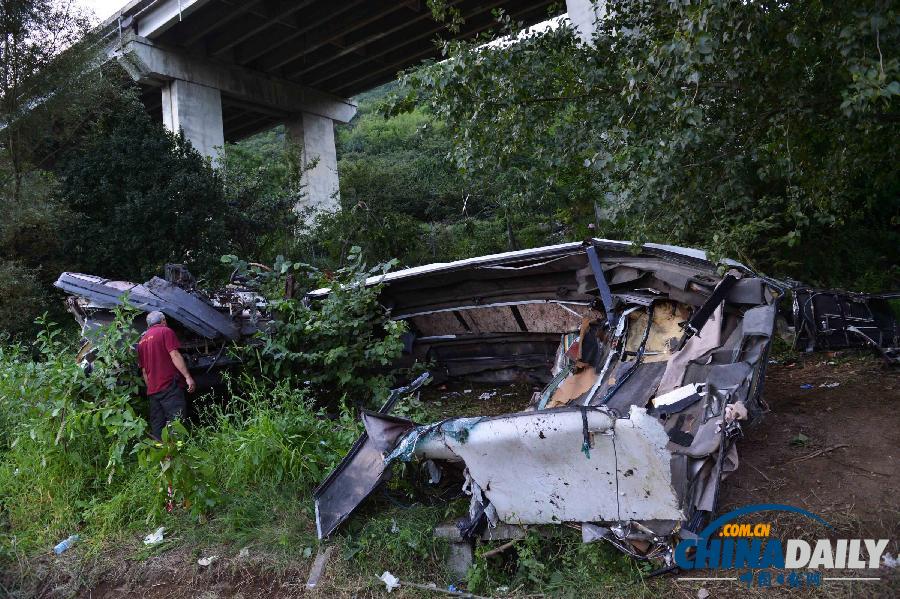 意大利大巴車禍致39人魂斷歸途 遇難者葬禮舉行